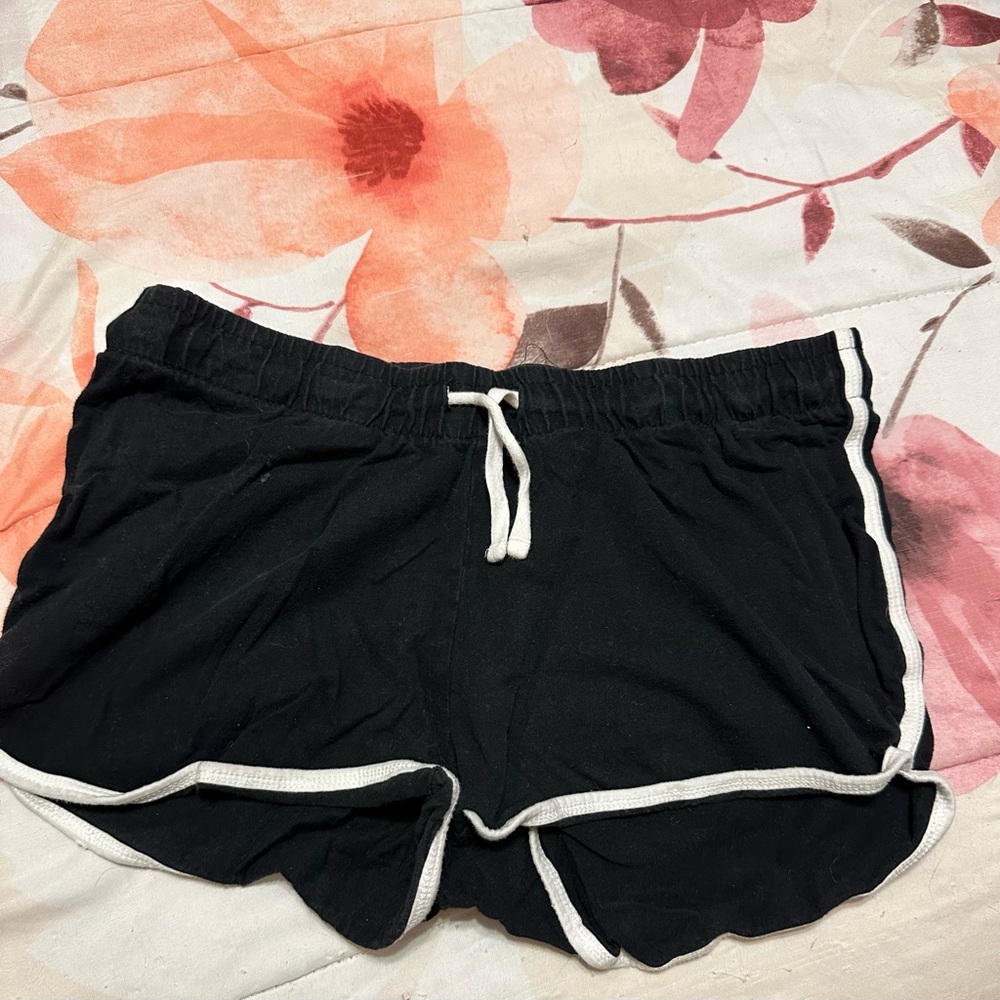 Women’s Atmosphere Shorts Size 6